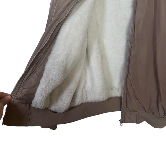 Alo Yoga Tan Taupe Ivory Faux Fur Lined Urbanite Bomber Jacket Medium - Picture 9 of 15
